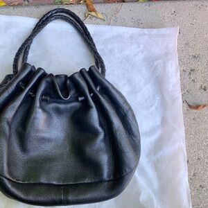 Authenticated Bottega Veneta Black Leather Braided Handle Shoulder Bag